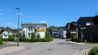 Kivistön asuntomessualueen omakotitaloja.