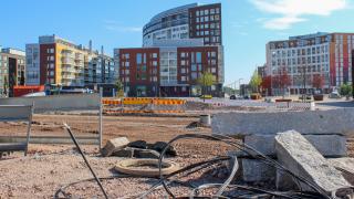 Rakennustyömaa Kivistön aseman vieressä.