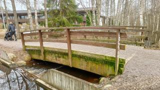 Lammaslammen kävelysilta ennen kunnostusta.