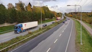 Liikennettä Kehä kolmosella