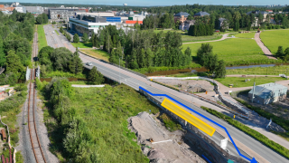 Kuvassa näkyy Keravanjoen silta ja sen viereinen työmaa. 