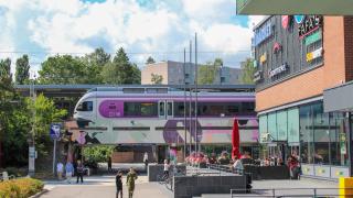 Martinlaakson juna-asema ja ostari