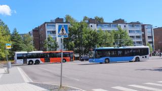 Busseja Myyrmäen bussiasemalla