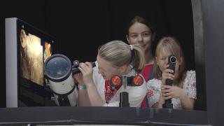 Tiedettä kaikilla kielillä