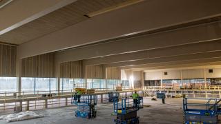 Sisäkuva Elmon uimahallin rakennustyömaasta.