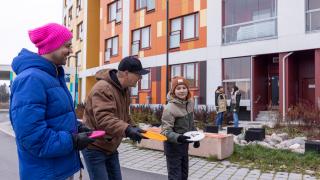 frisbeen heittelyä.