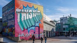 Näkymä Paalutorilta Myyrmäen keskustasta.