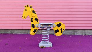 kirahvikiikku lapsille.