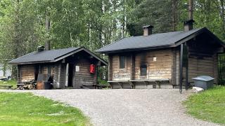 Kuusijärven pienet vanhat savusaunat.