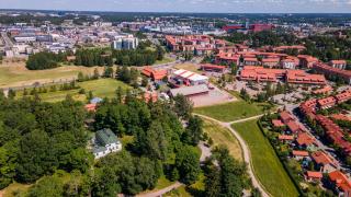 Aviapoliksen suuraluetta ilmakuvassa. 