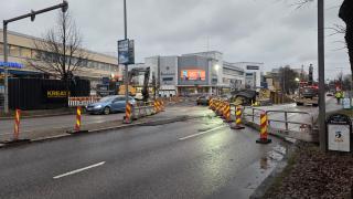 Liikenteen työmaajärjestelyitä Talvikkitien ja Peltolantien risteyksessä.