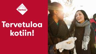 Naiset keskustelevat keskenään