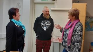 Laura Korjula, Jussi Kaijala ja Teija Rajala auttavat yhdessä asunnottomia Vantaalla.