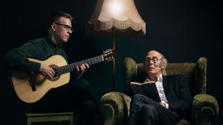 kaksi henkilöä esityksestä Harmo ja Minä.