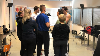 kuvausryhmä virtuaalijumpan kuvauksessa.