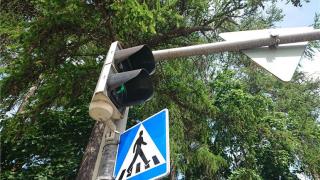 liikennevalo näyttää vihreätä