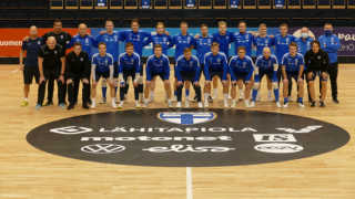 ryhmäkuva futsalmaajoukkueesta.