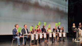 tikkurilan lukion vaalipaneeli käynnissä
