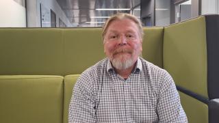 Kuvassa Vesa Savela.