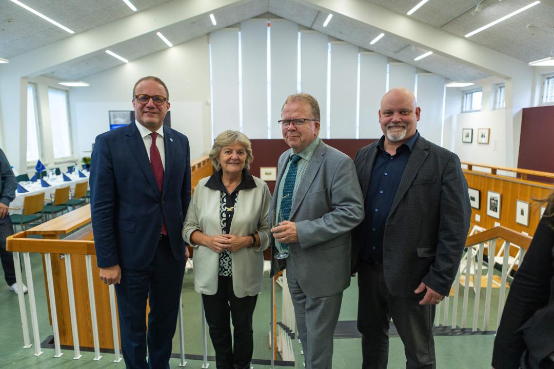 Kaupunginjohtaja Pekka Timonen, komissaari Elisa Ferreira, oikeusministeriön kansliapäällikkö Pekka Timonen sekä Vantaan kaupunginhallituksen puheenjohtaja Mika Kasonen.