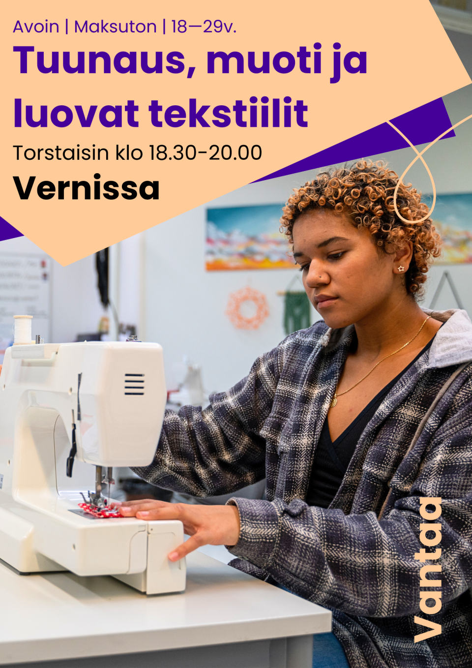 nuori aikuinen käyttää ompelukonetta